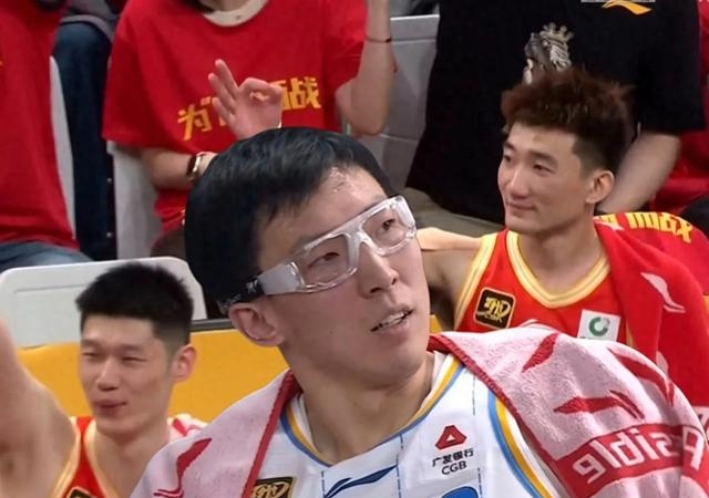 包含辽宁集团再战广厦队，决胜时刻团结一心的词条