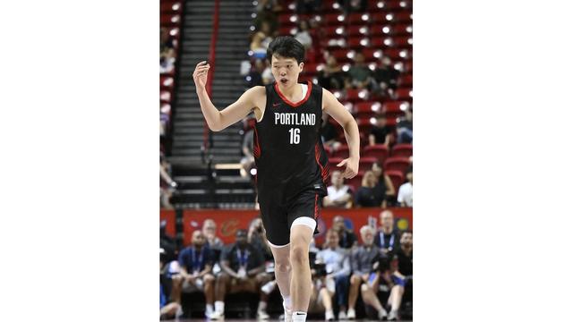 星空体育-杨瀚森15分3板2帽NBA夏联开拓者击败鹈鹕的简单介绍